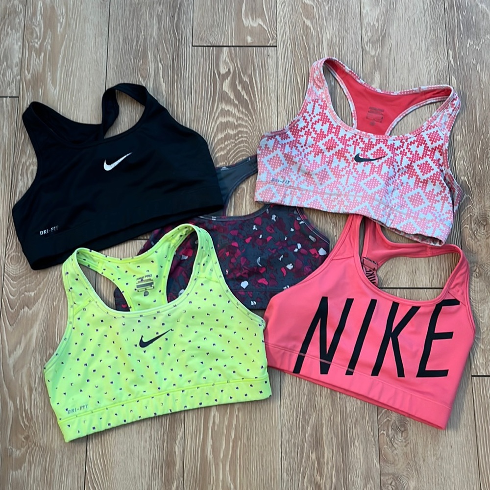 Nike drifit sports bras! 5 of them. All size medium. Good condition